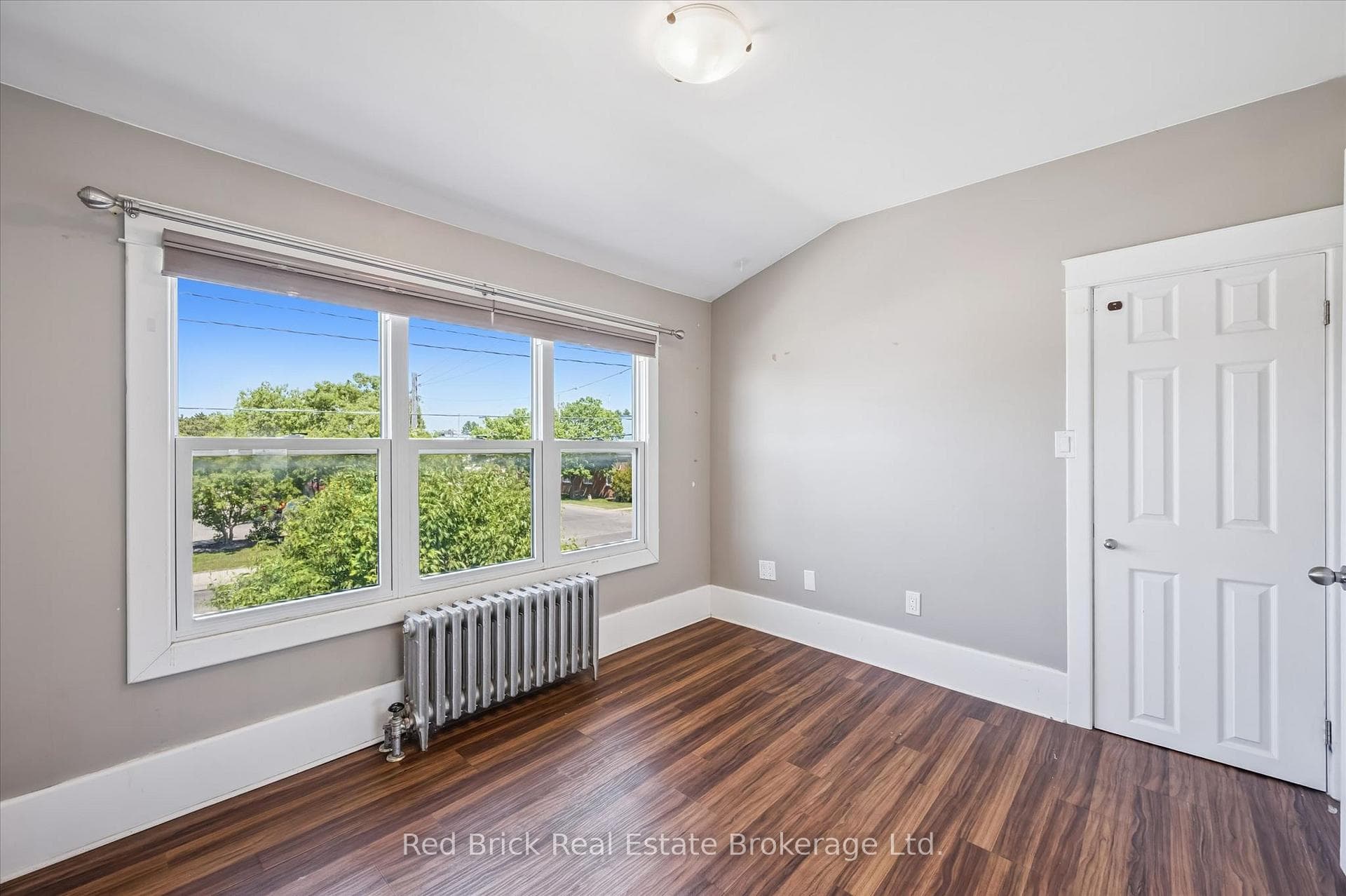 241 Victoria Road photo 16