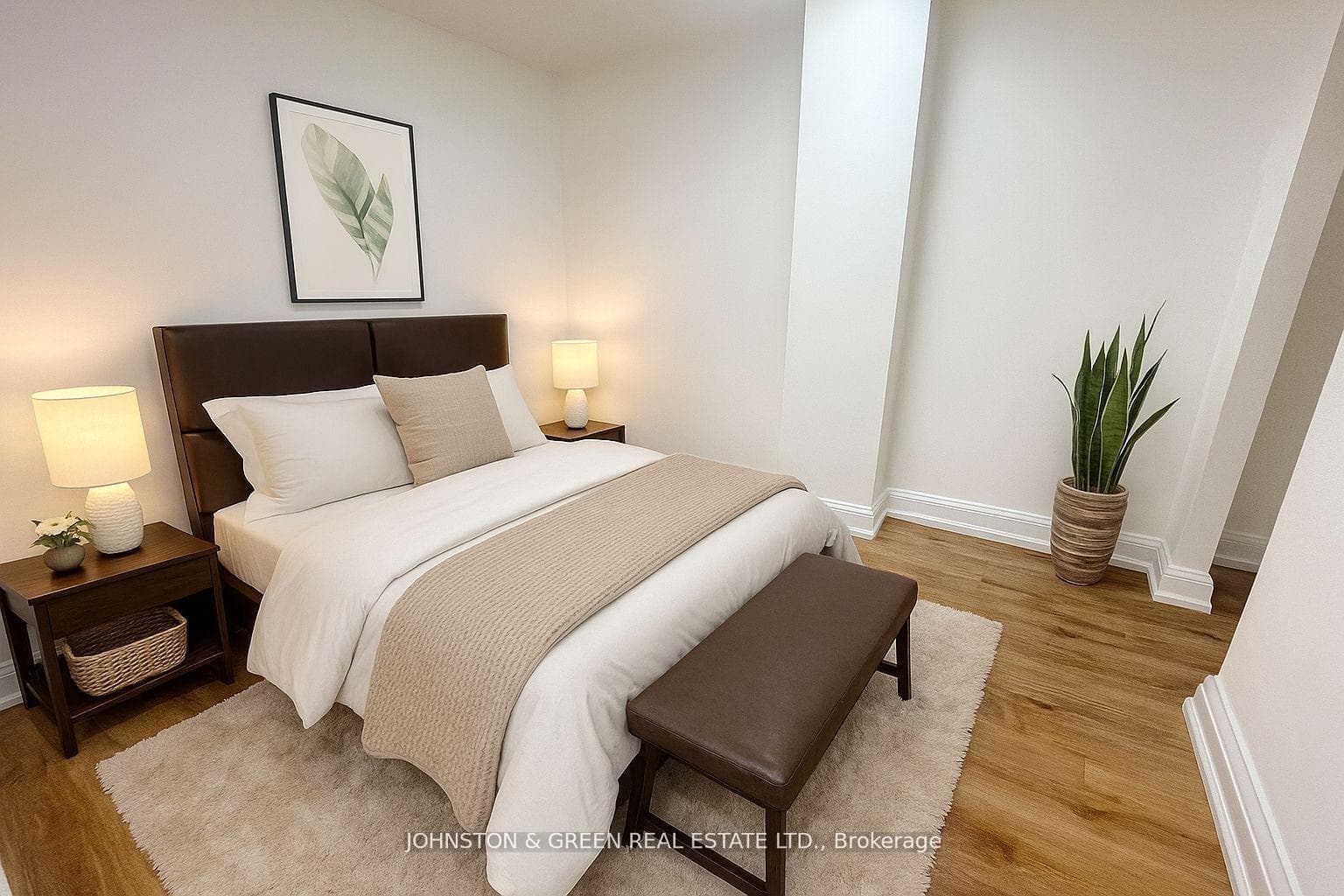 980 Coxwell Avenue photo 3