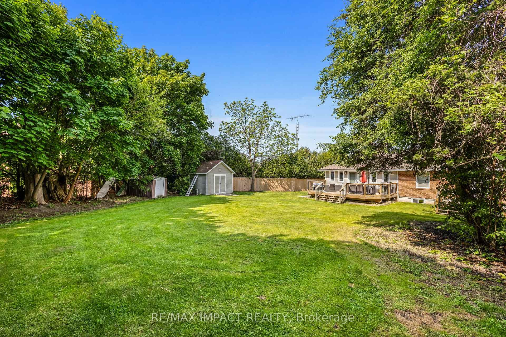 605 Newman Crescent photo 38