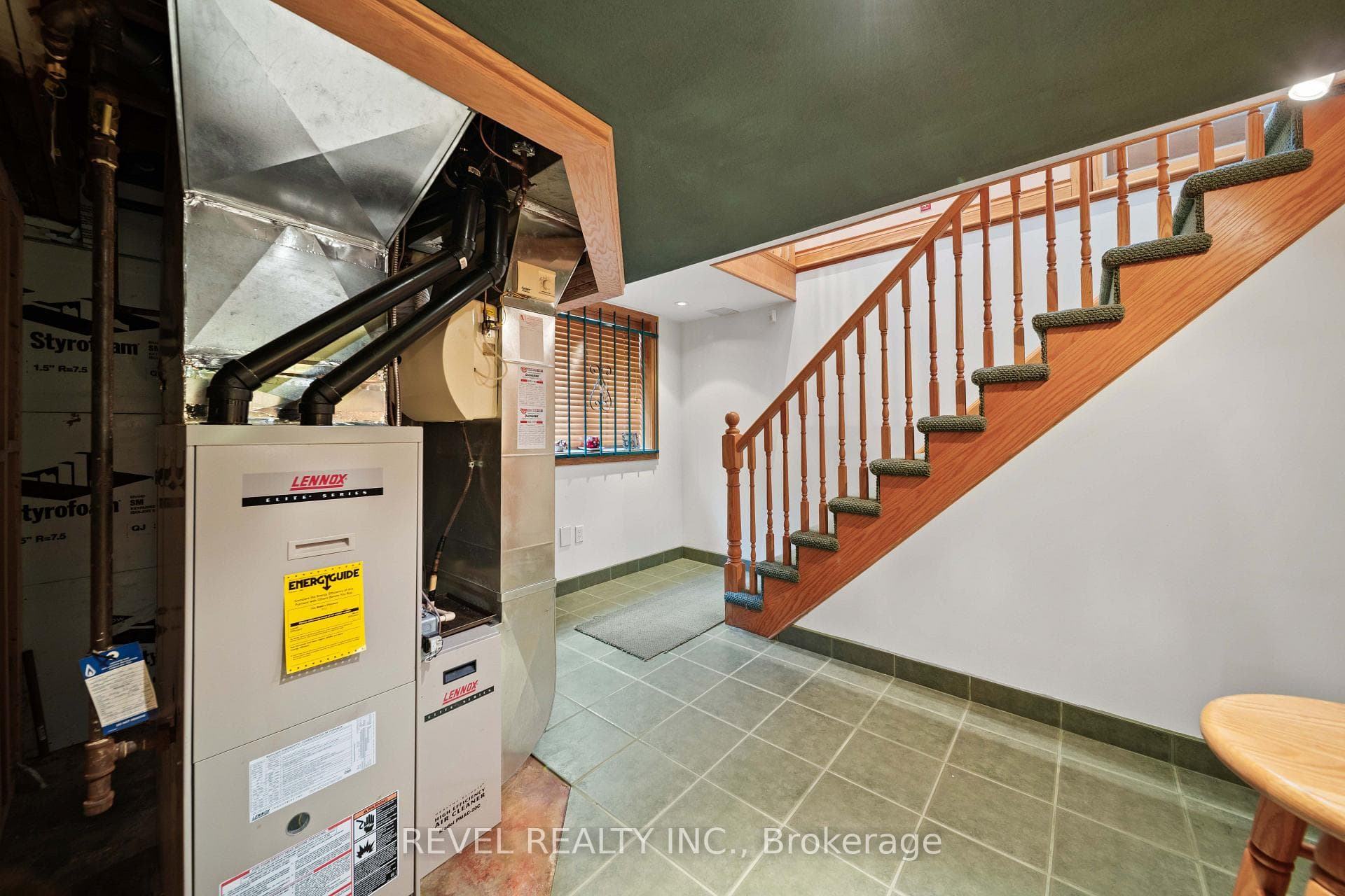 1627 Mardell Street photo 36