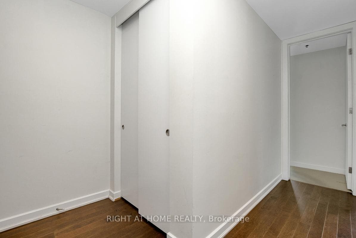 300 Lisgar Street Unit 504 photo 8