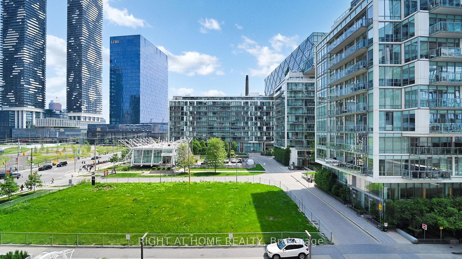 15 Queens Quay Unit 403 photo 20