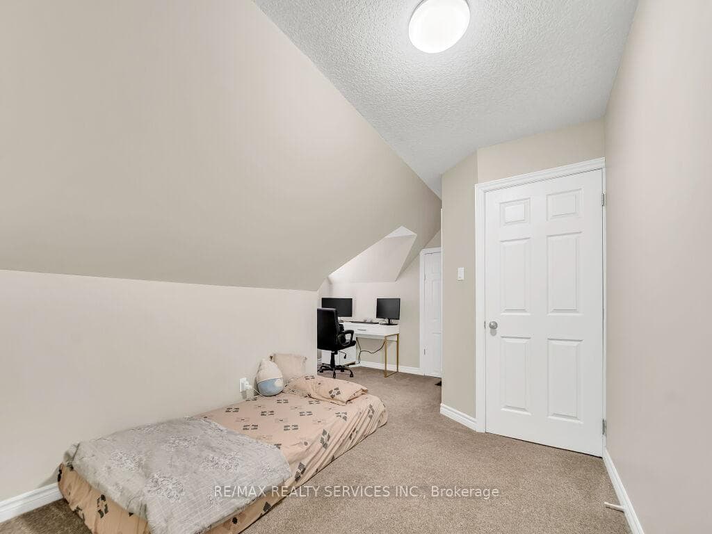 65 MOORE Street photo 39