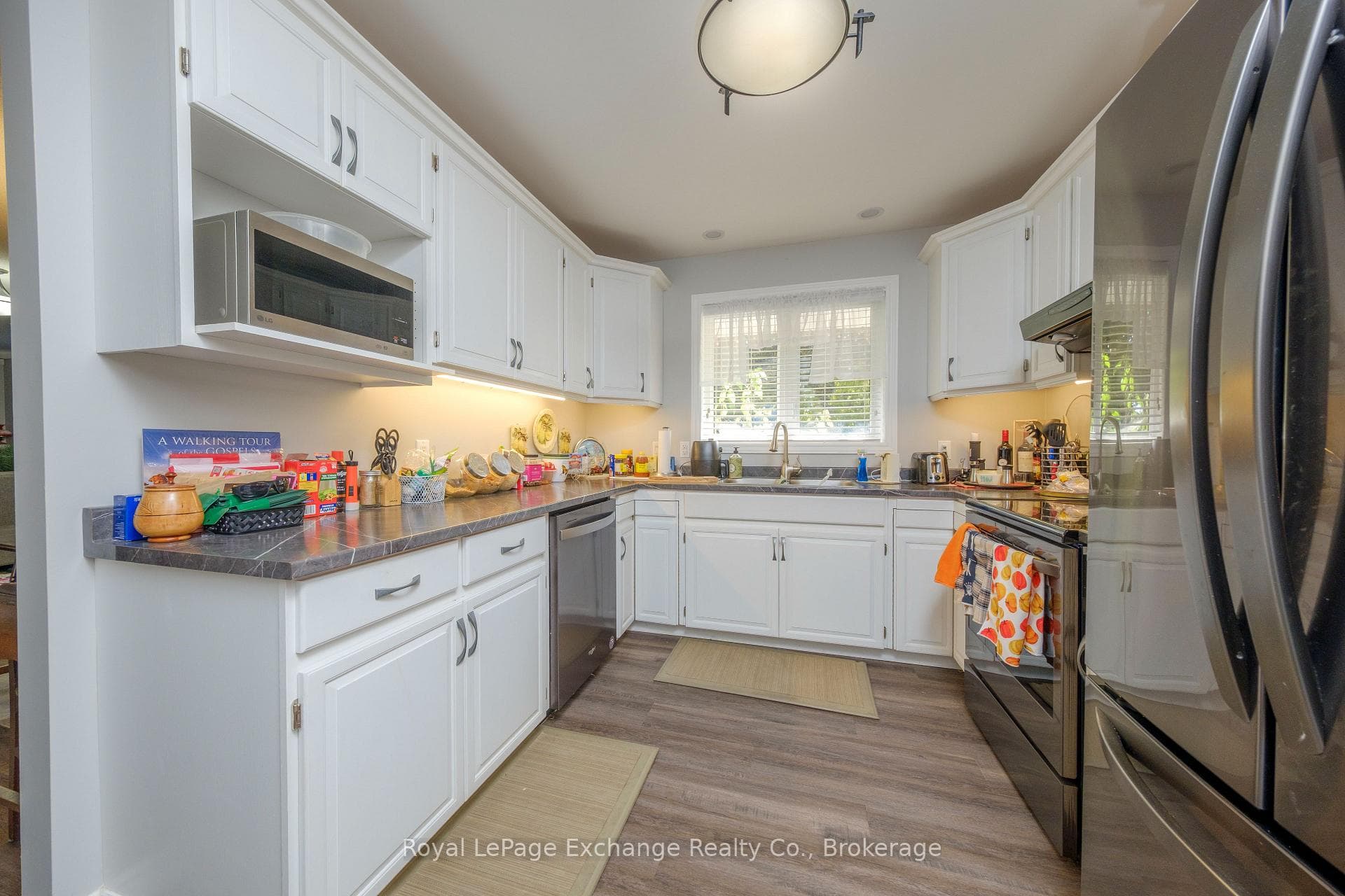 8 Remington Drive photo 6