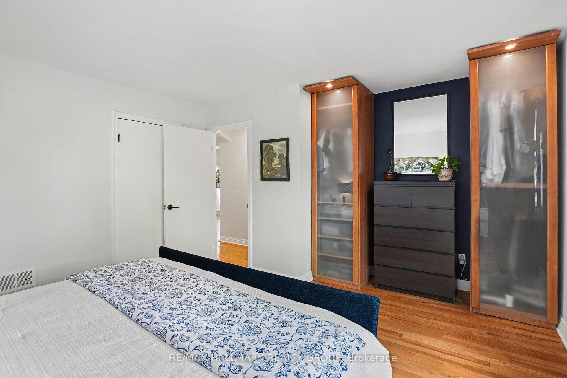 371 Sunnyside Avenue photo 17