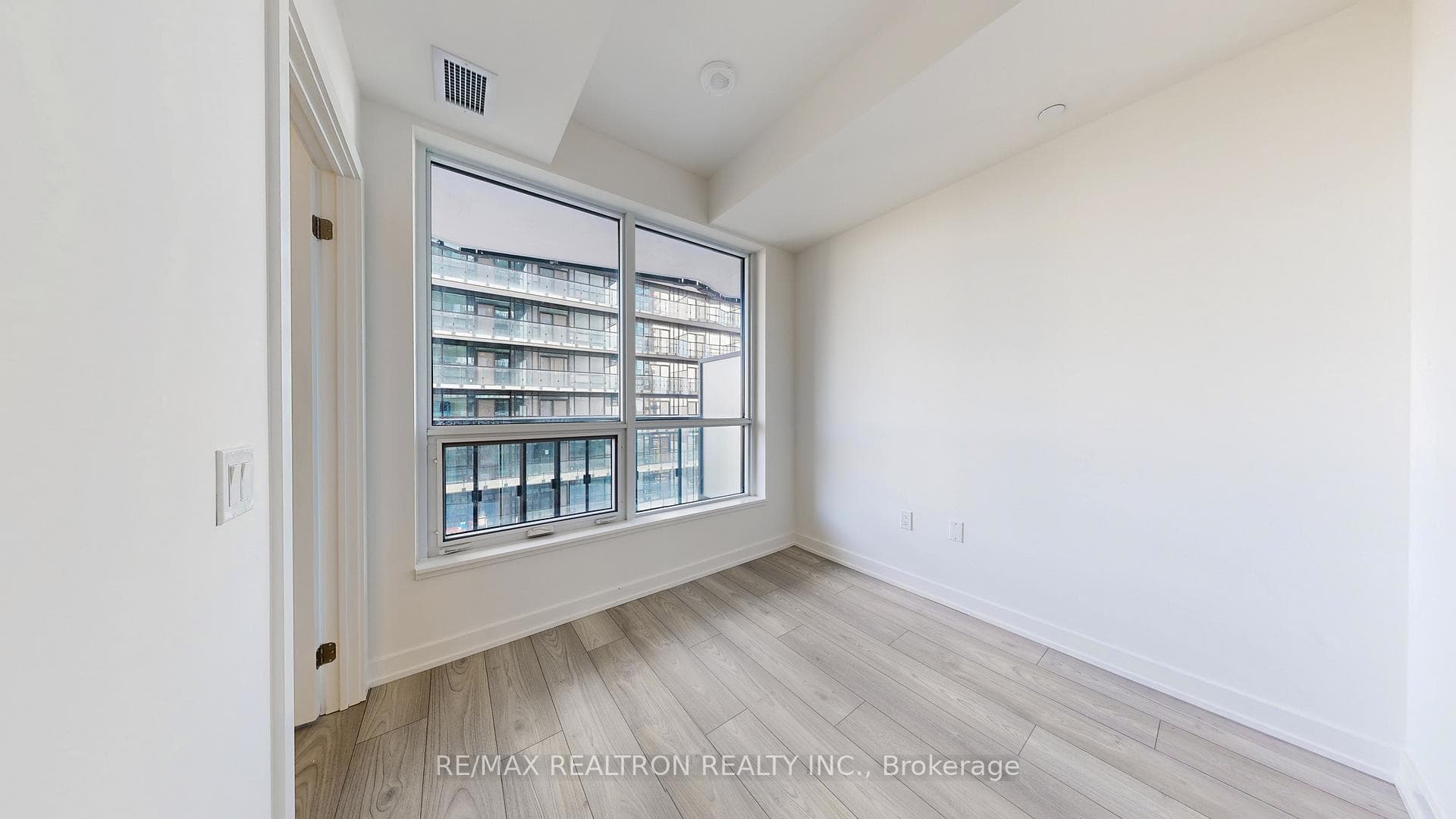 110 Broadway Avenue Unit 1405S photo 19