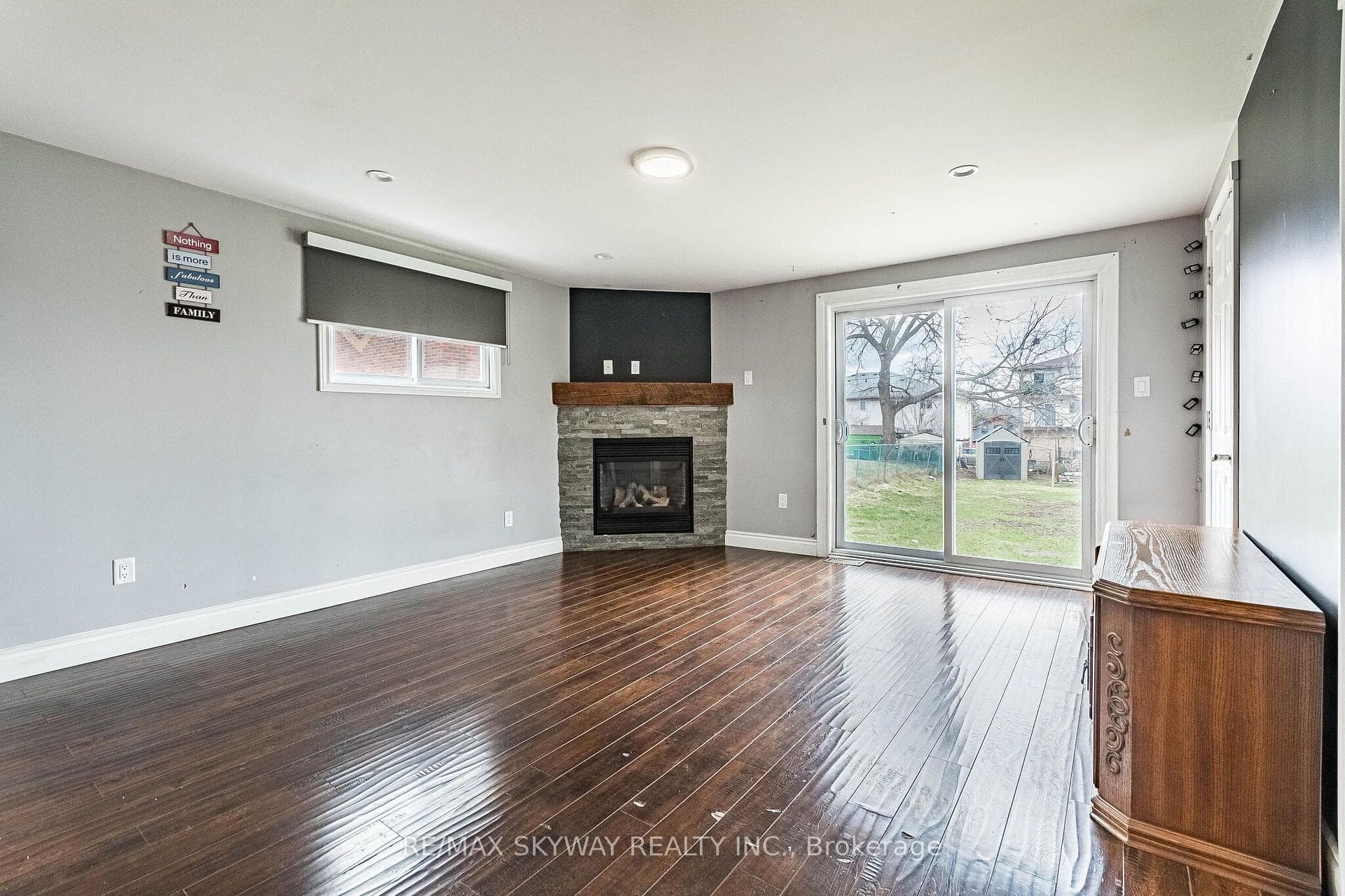 1230 Duke Street photo 14