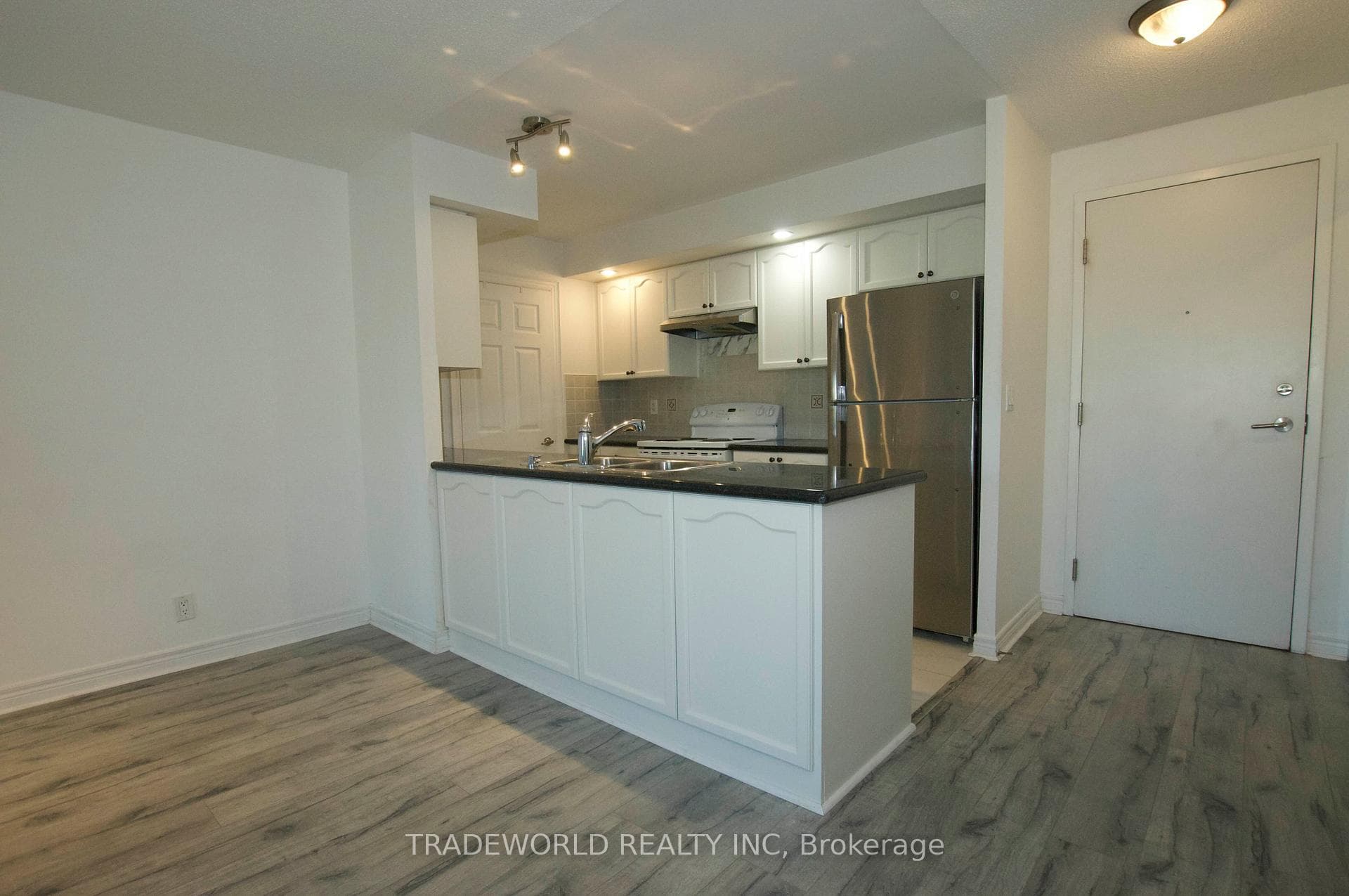 33 Cox Boulevard Unit 516 photo 11