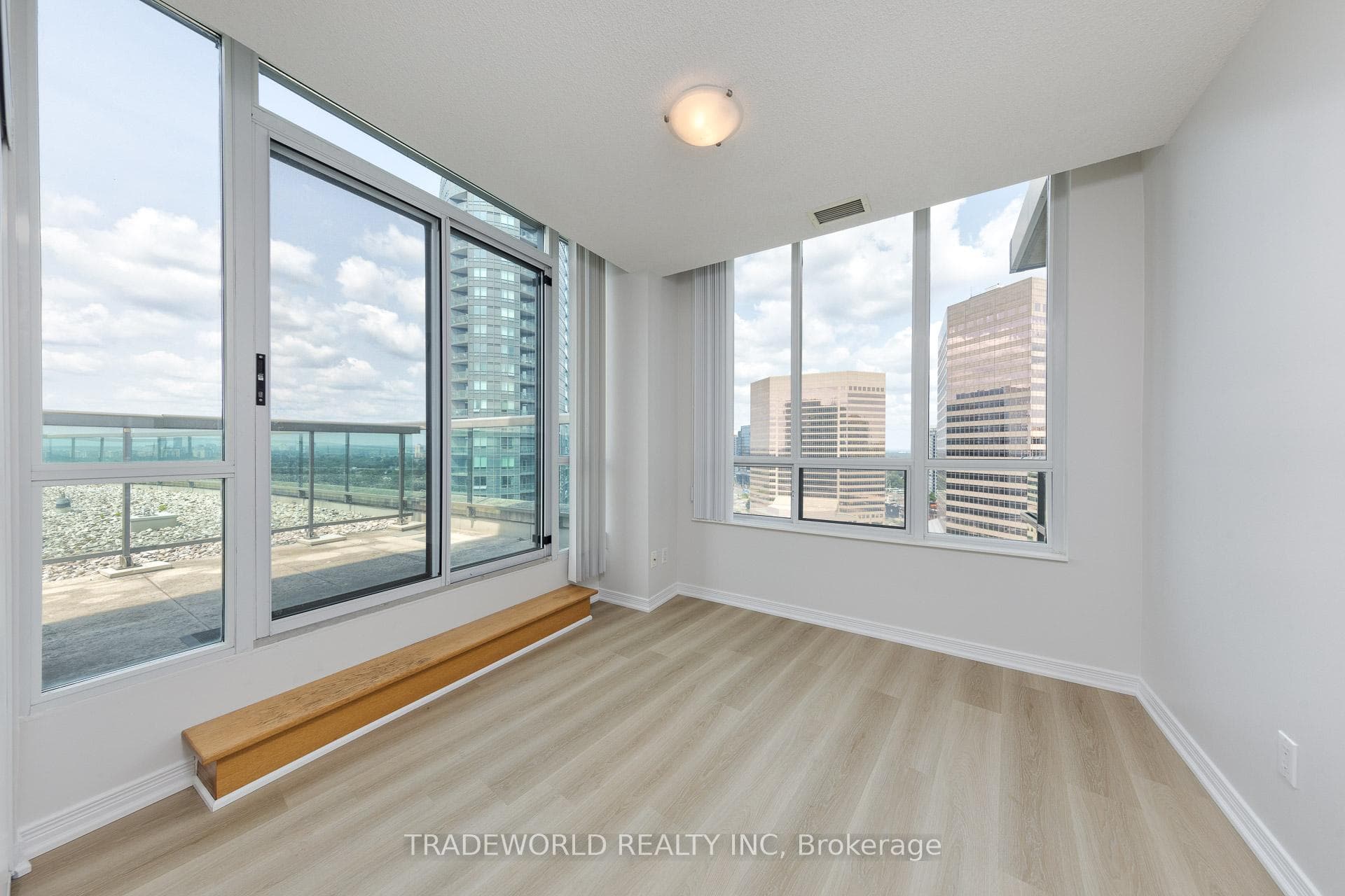 509 Beecroft Road Unit 2108 photo 16