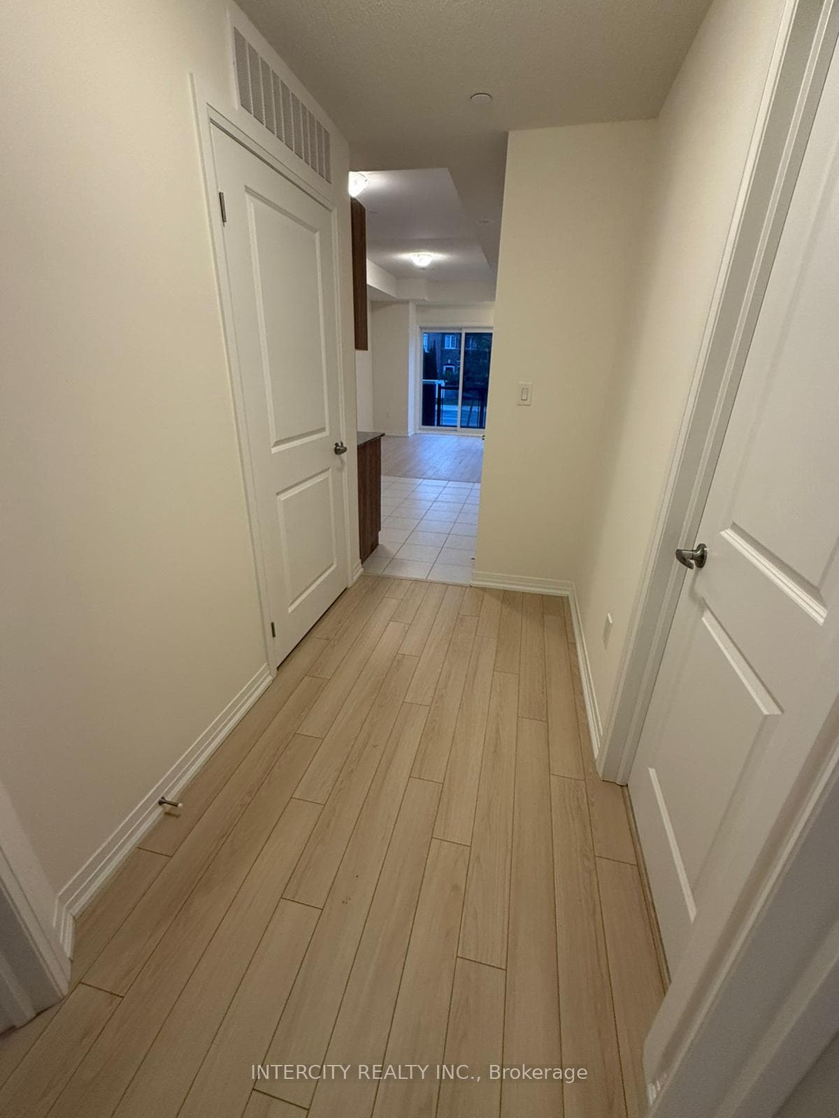 235 McLevin Avenue Unit 4 photo 6