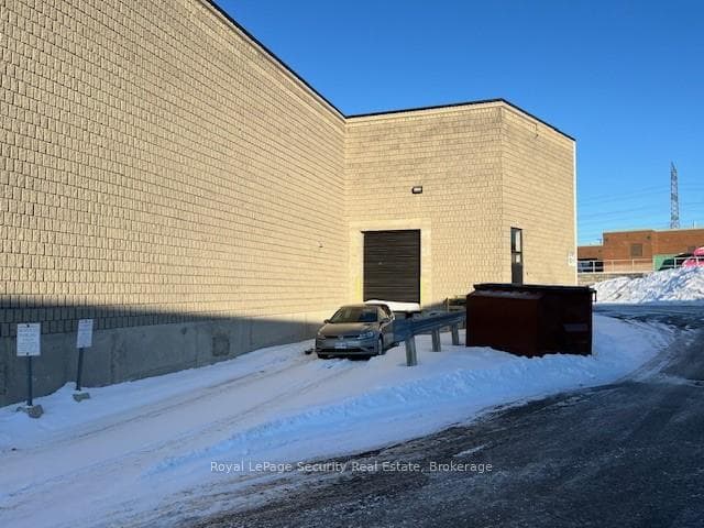 250 Shields Court Unit 10B photo 3