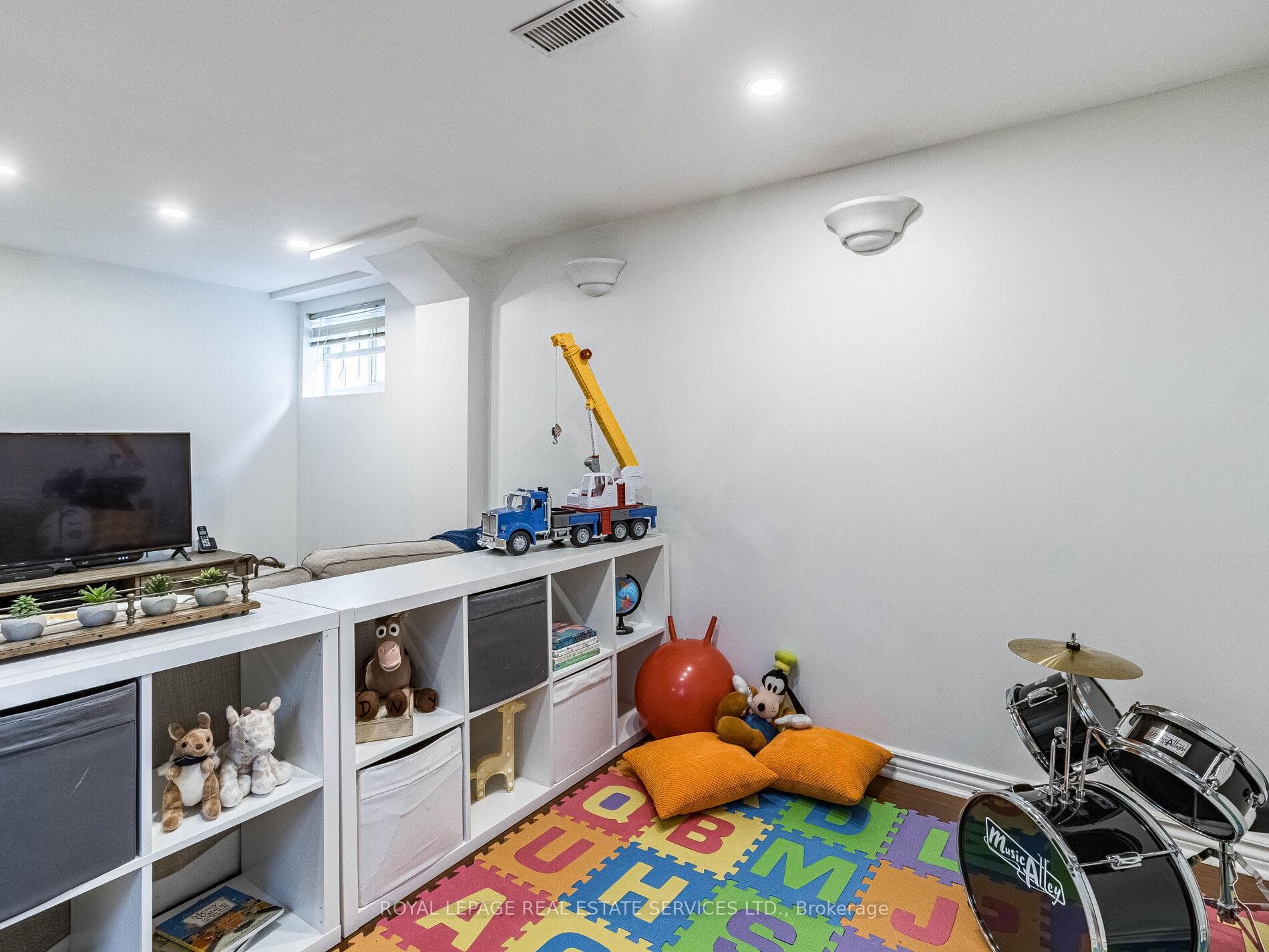 114 Westrose Avenue photo 31