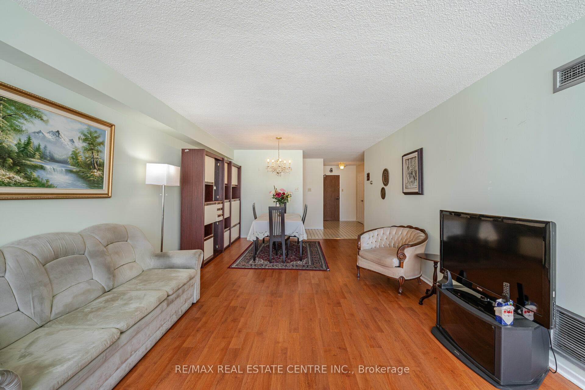 45 Carlton Street Unit 1612 photo 12