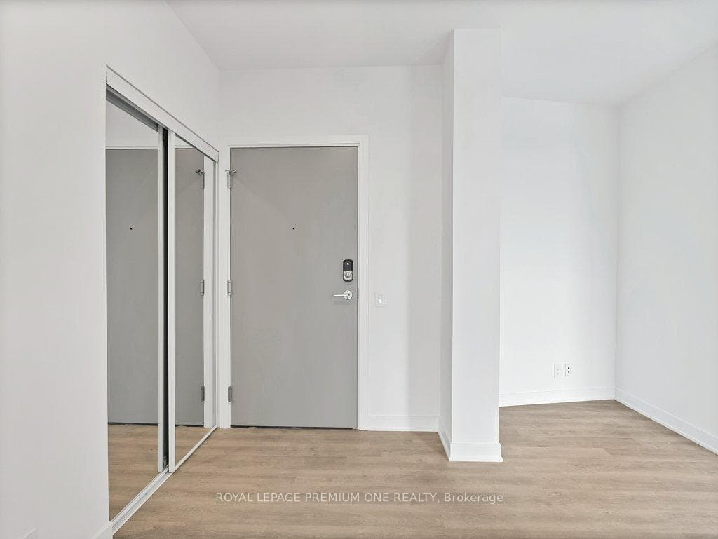 30 Upper Mall Way Unit 321 photo 5