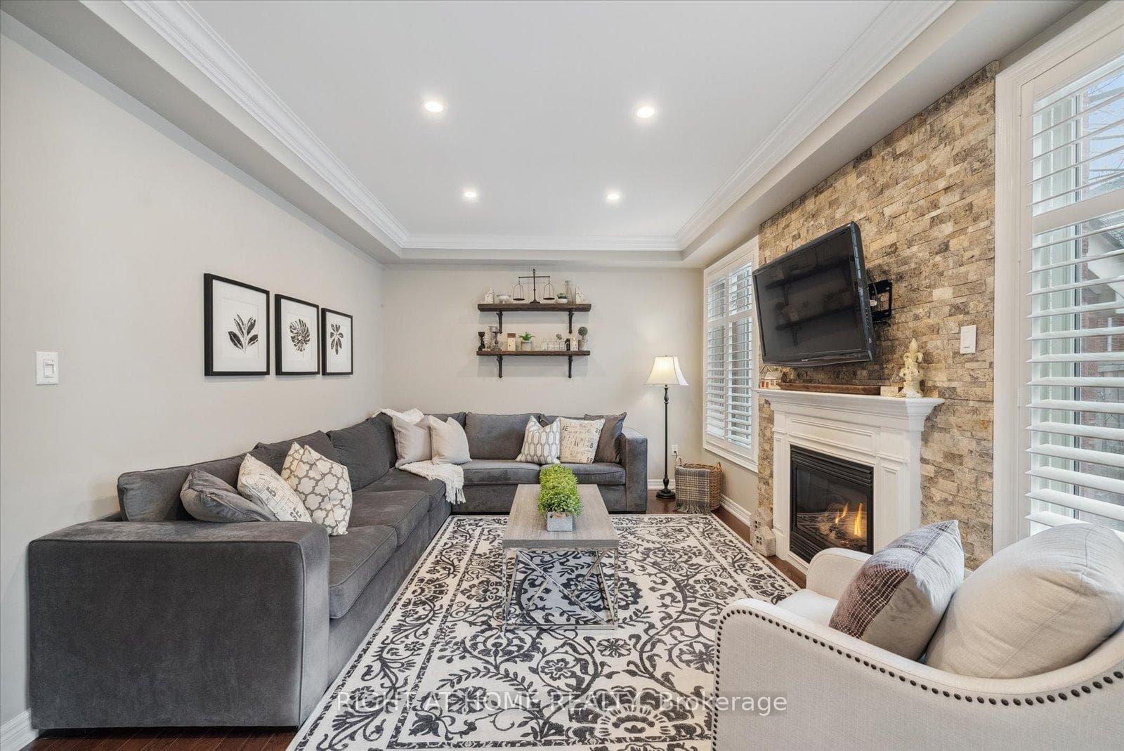 242 Montgomery Avenue photo 11