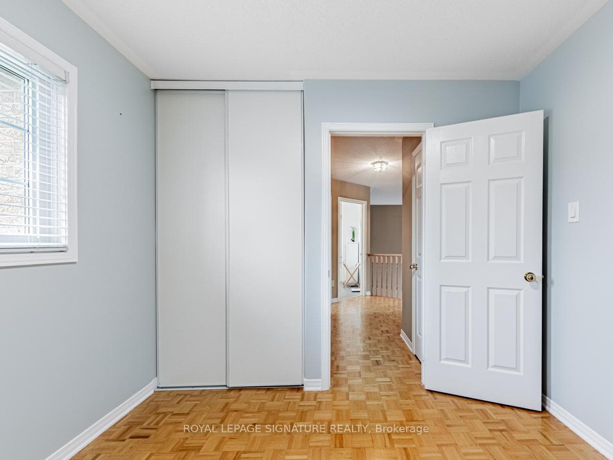 131 Butterfield Crescent photo 20