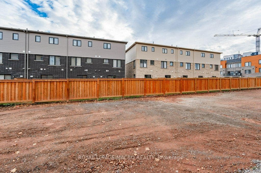 13B Bingham Road photo 26