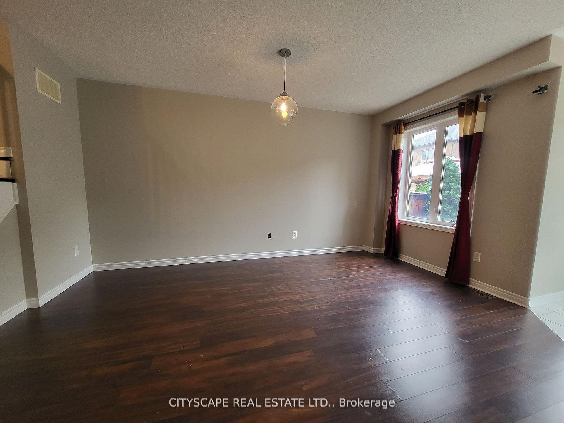 586 Duncan Lane photo 10