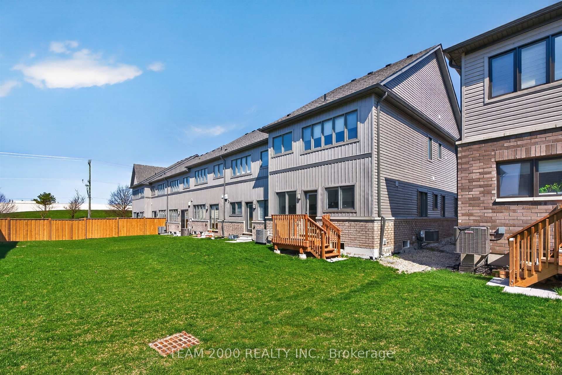 474 Adelaide Street photo 49