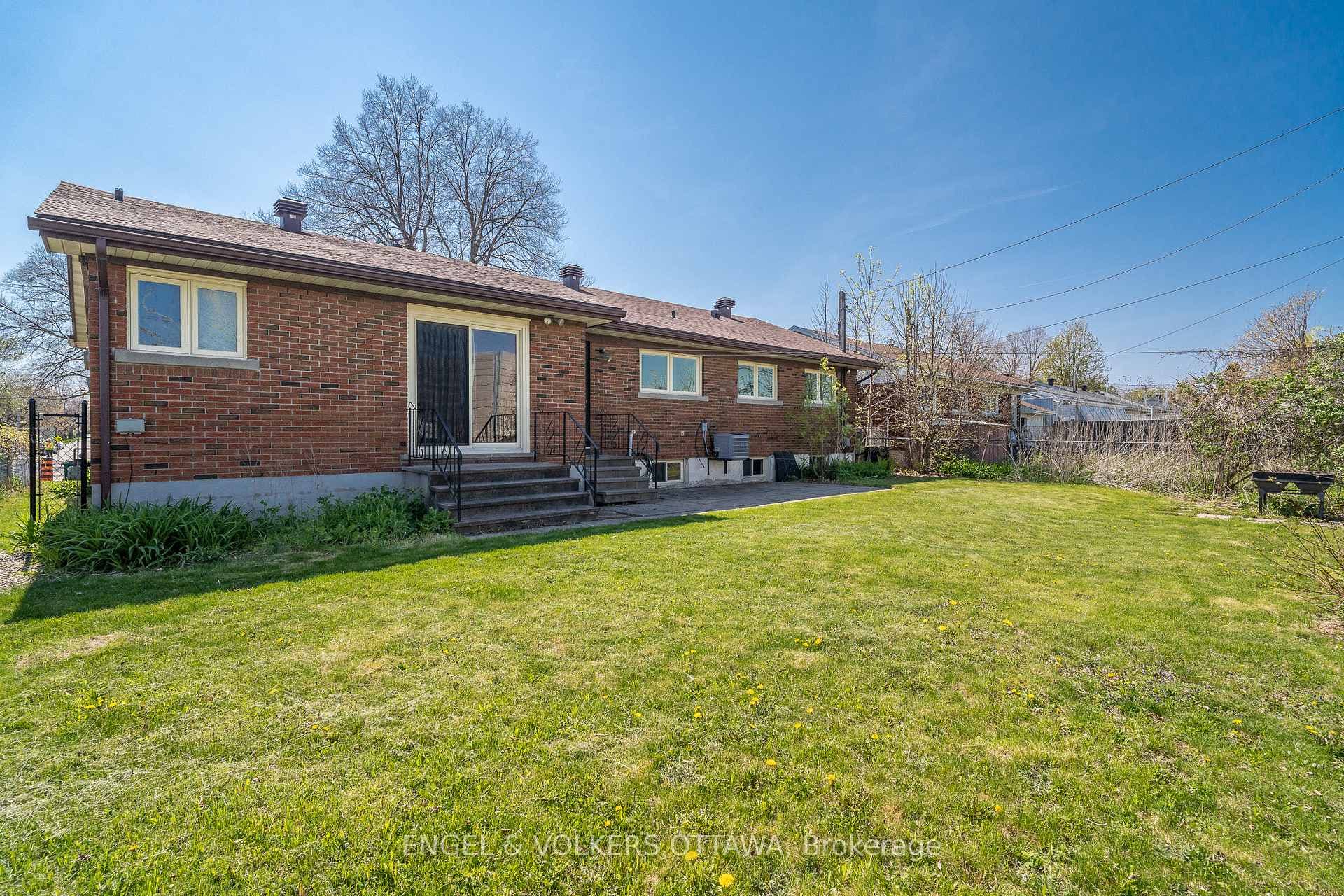 989 Connaught Avenue photo 13