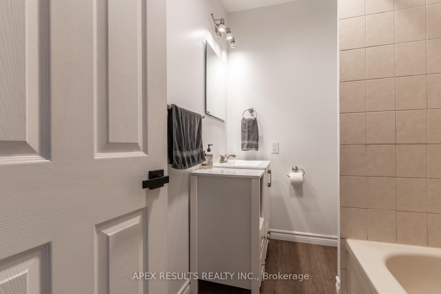 28 Park Row photo 11