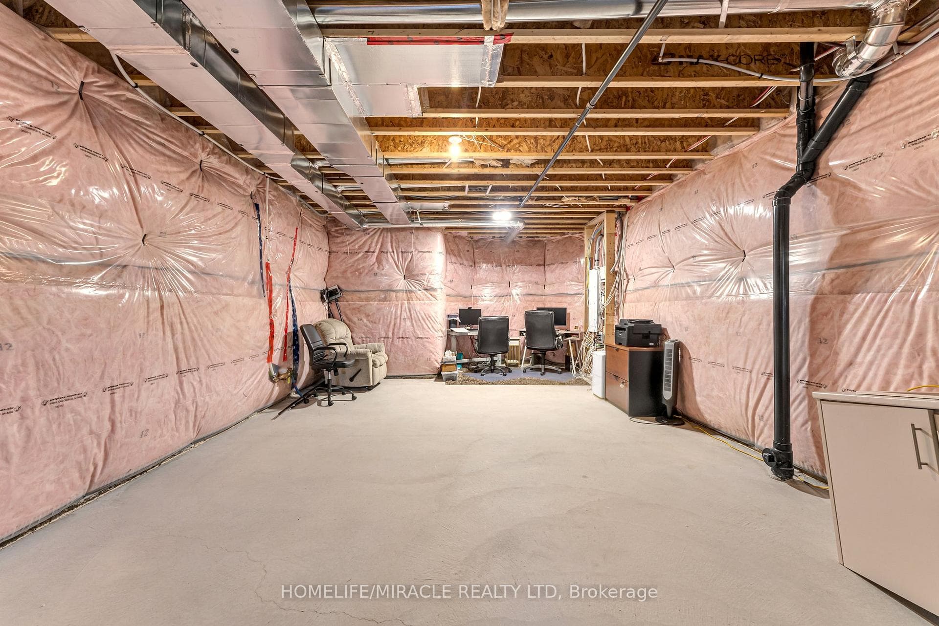 Basement with 9' ceiling