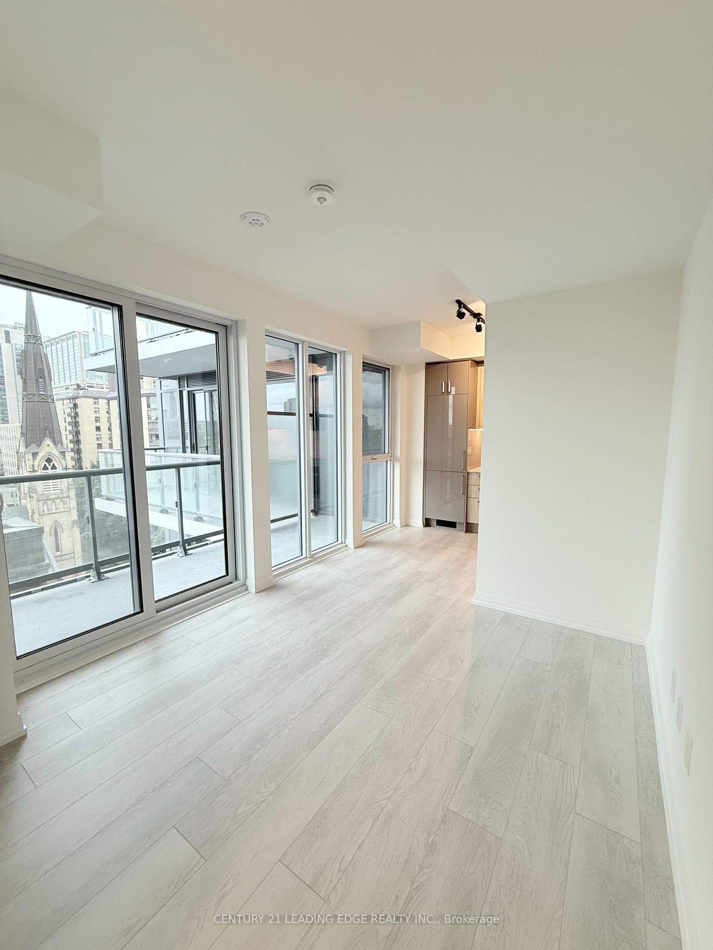 280 Dundas Street Unit 815 photo 6