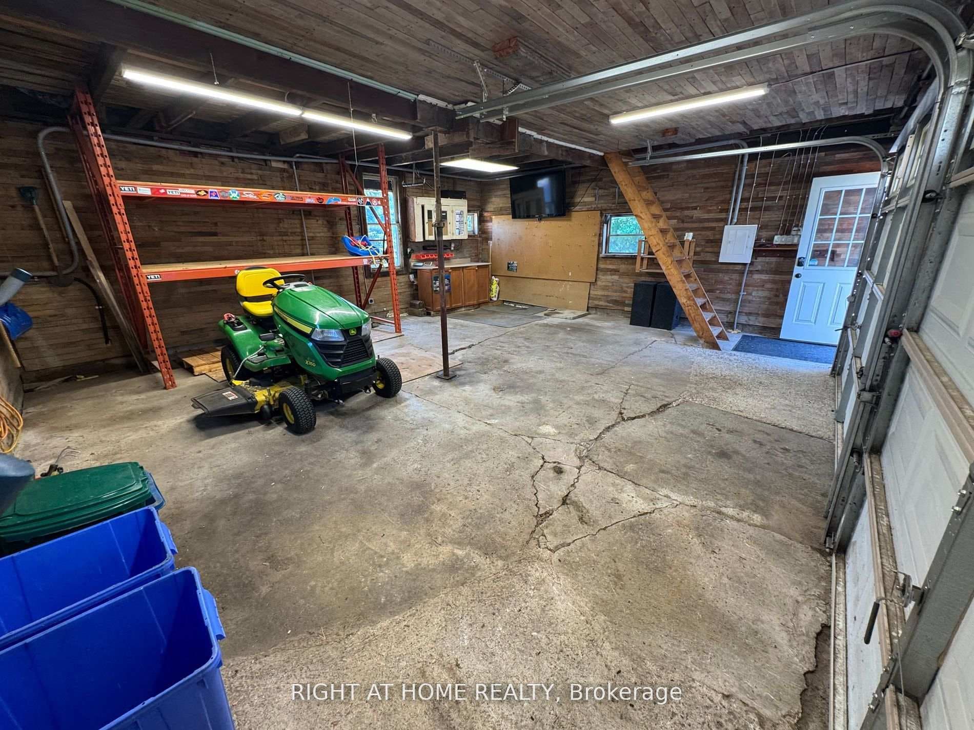 675 Myrtle Road photo 33
