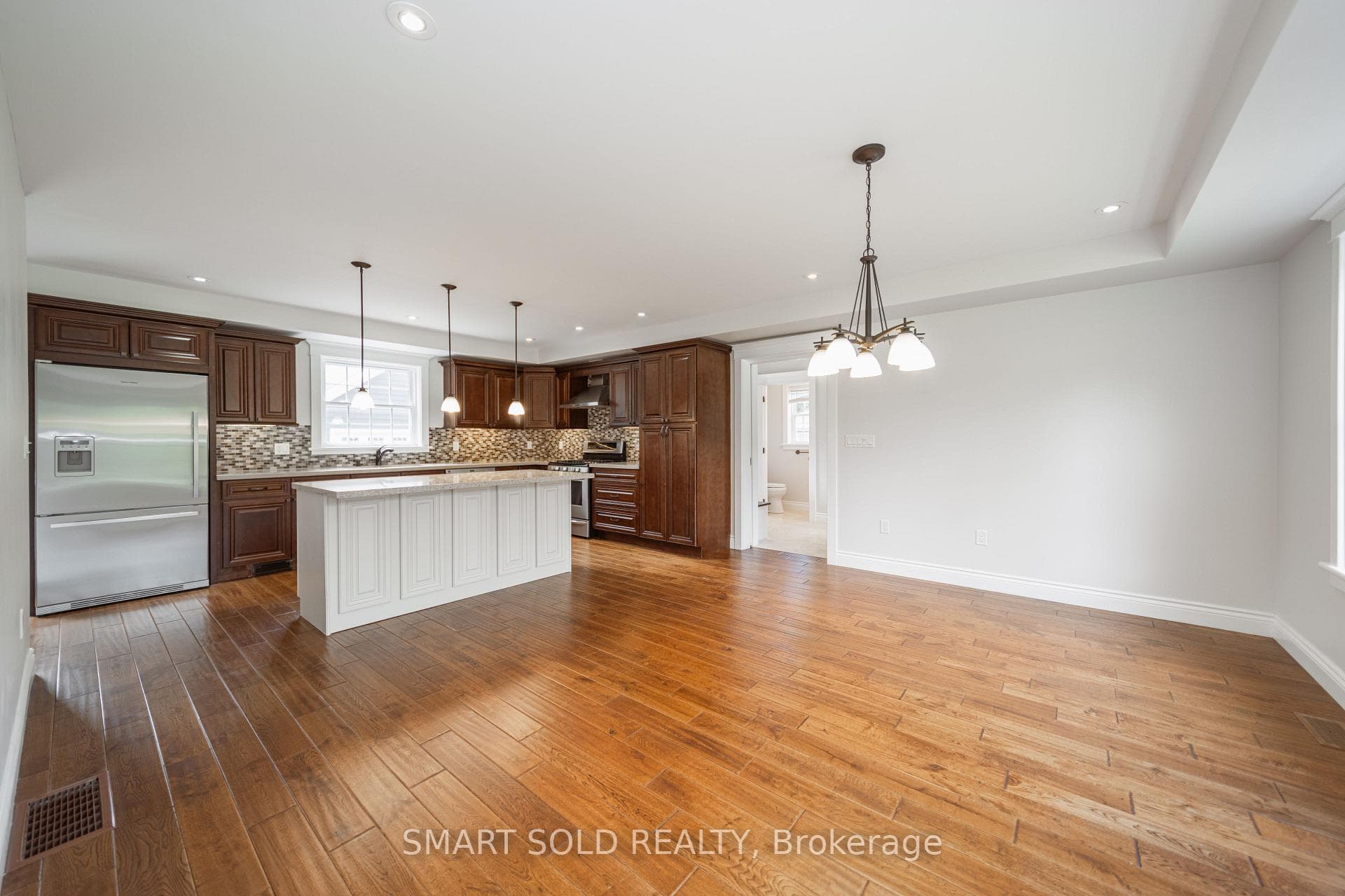 1010 Janette Street photo 18