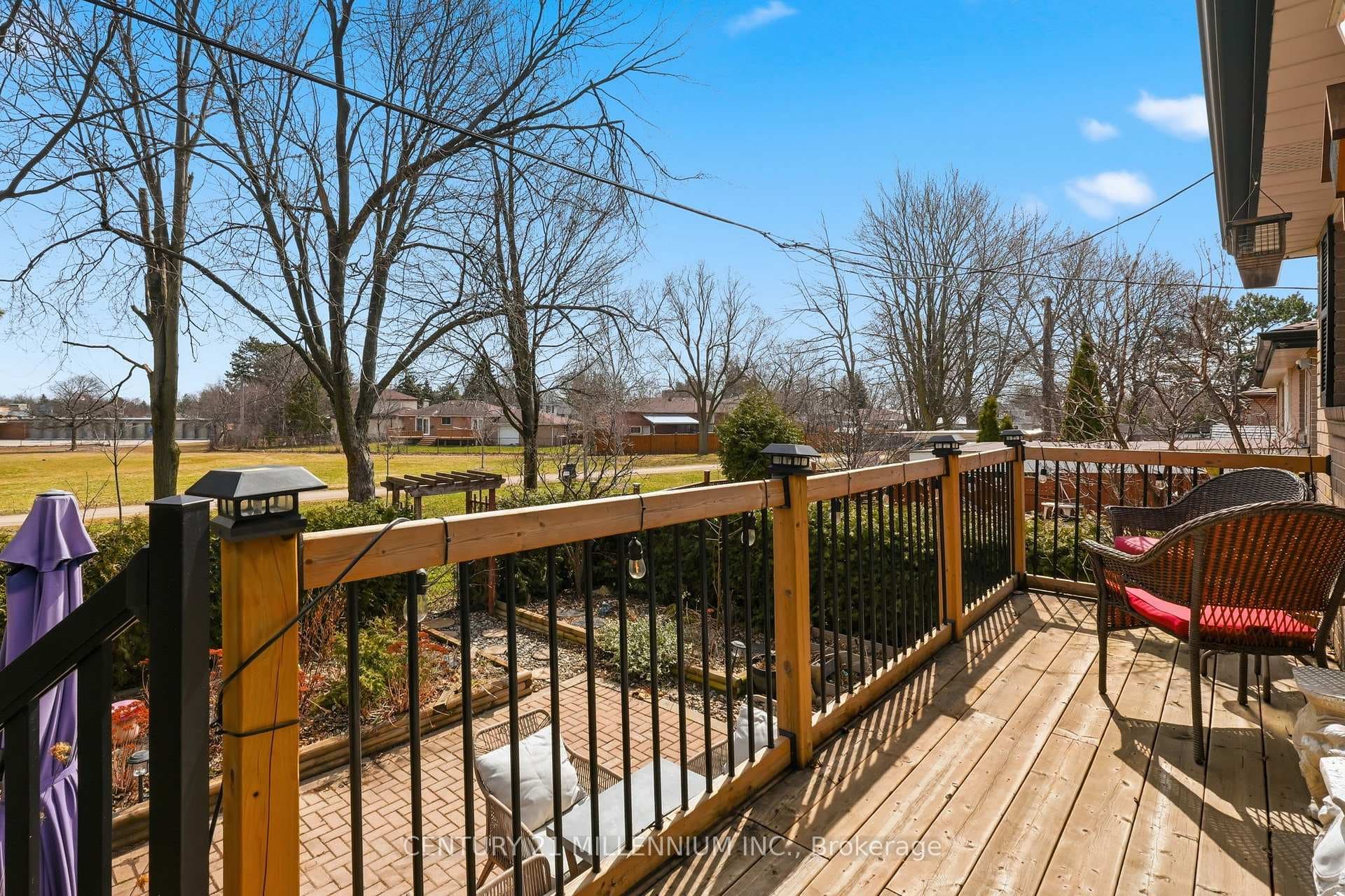 35 Doncaster Drive photo 25