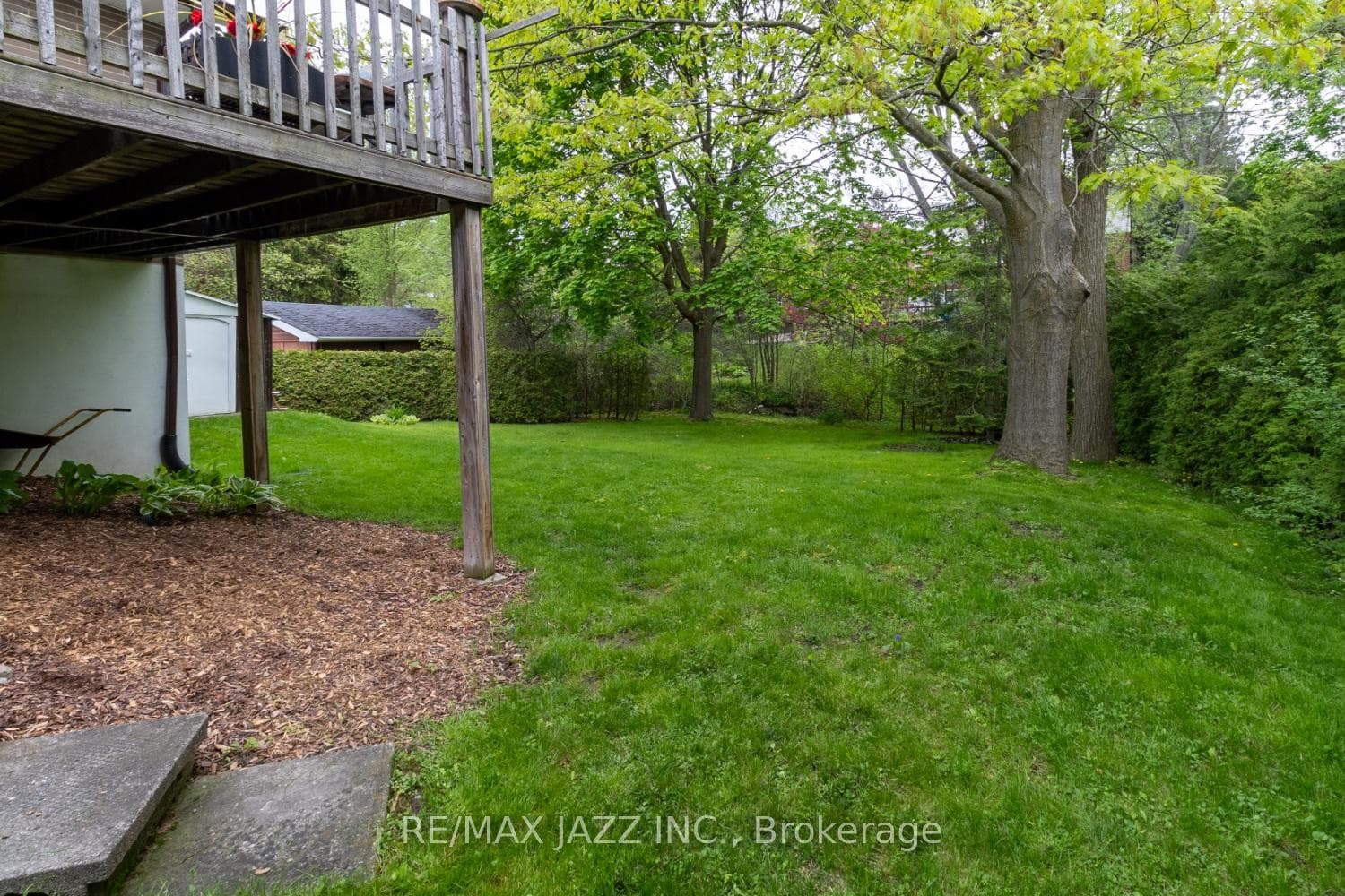 767 Oshawa Boulevard photo 16