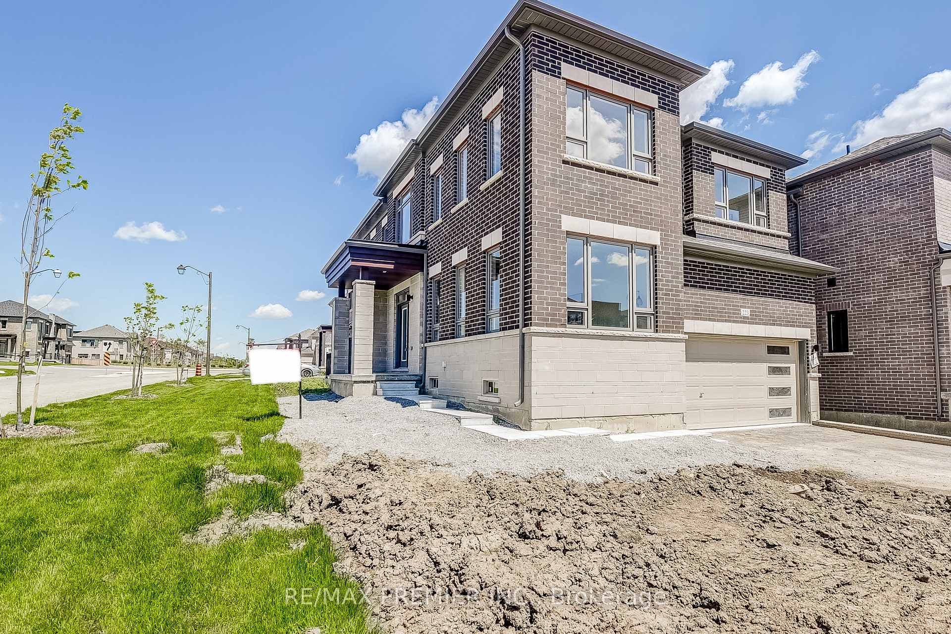 223 Yakefarm Boulevard photo 4