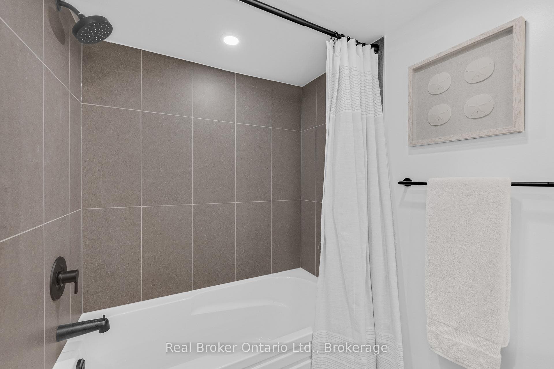 377 Duncombe Drive photo 26