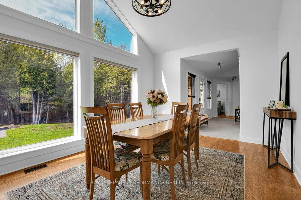8040 Iveson Drive photo 12