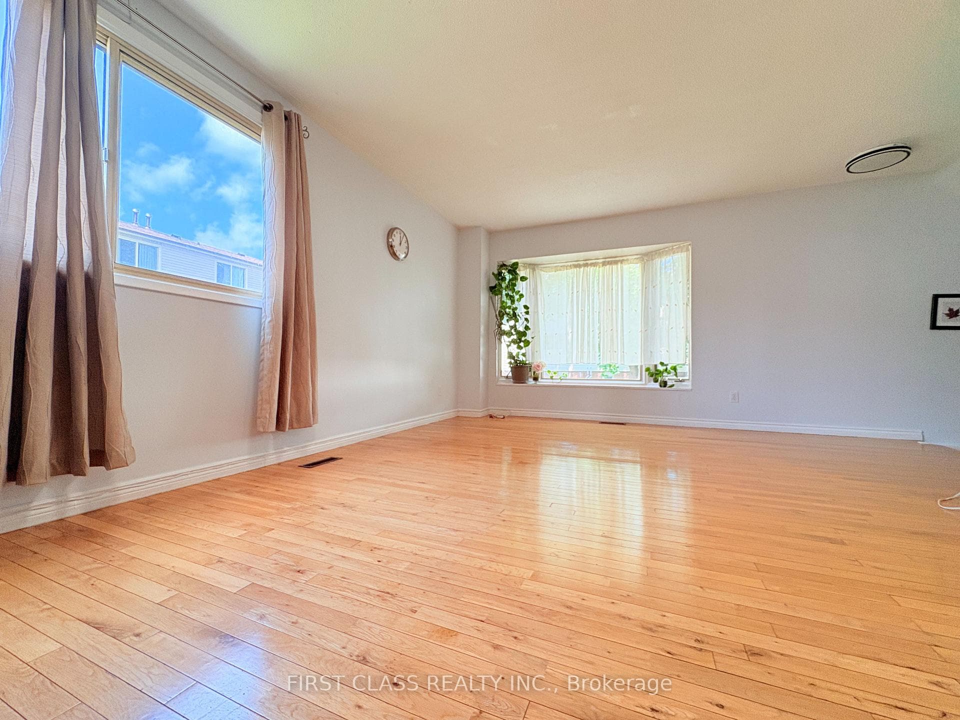 16 Townsend Road photo 3
