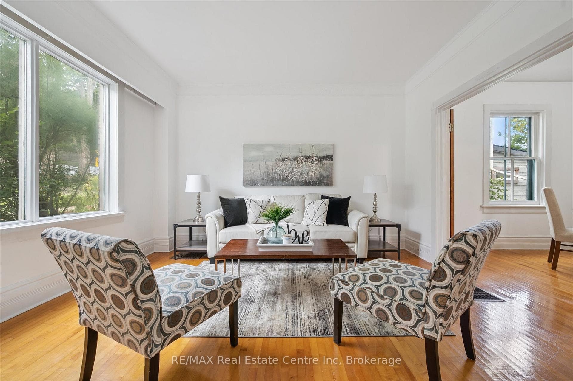 123 DUFFERIN Street photo 3