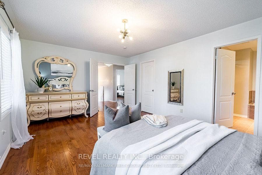 77 Ashbury Boulevard photo 18