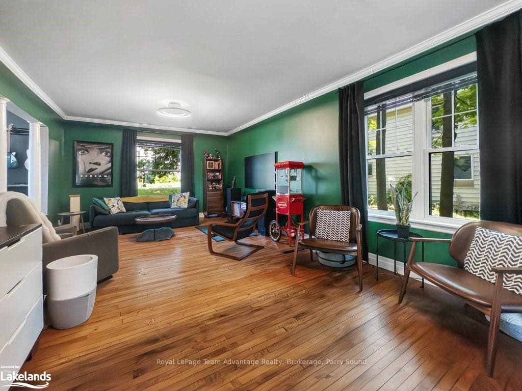 36 WAUBEEK Street photo 14