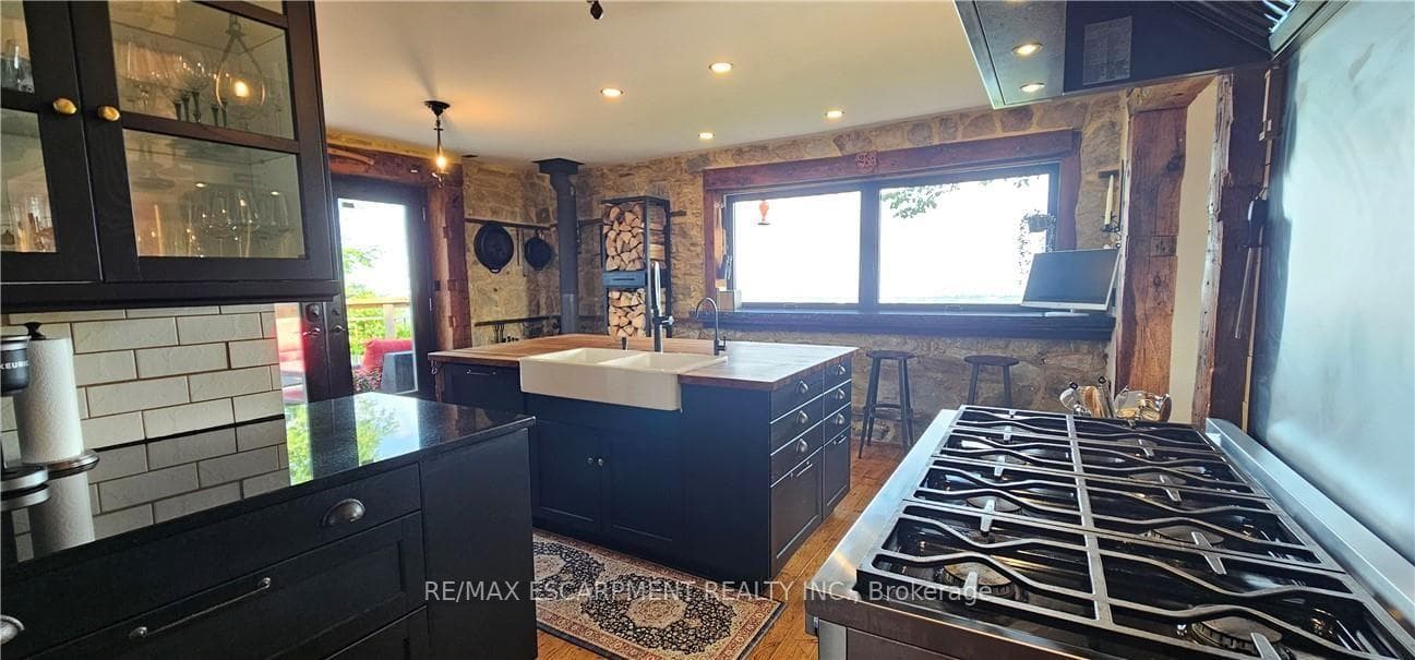 665 RIDGE Road photo 32