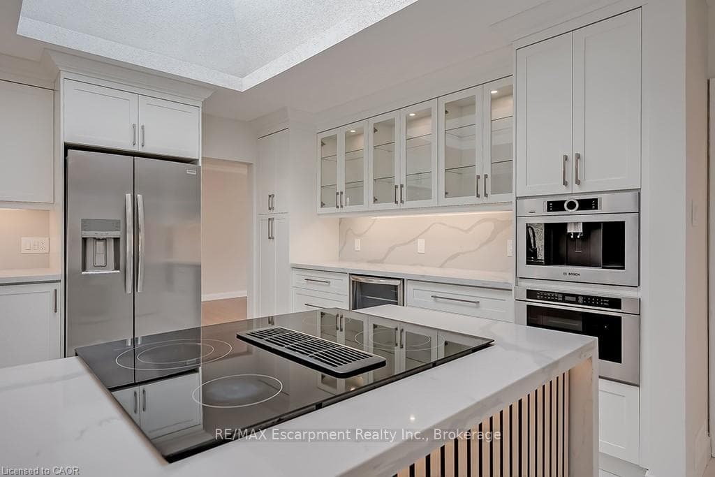 2063 Glenforest Crescent photo 10