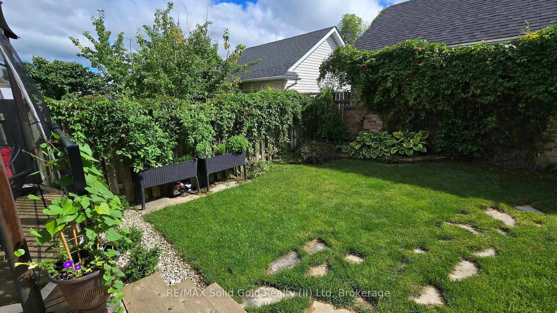715 Brandenburg Boulevard photo 36