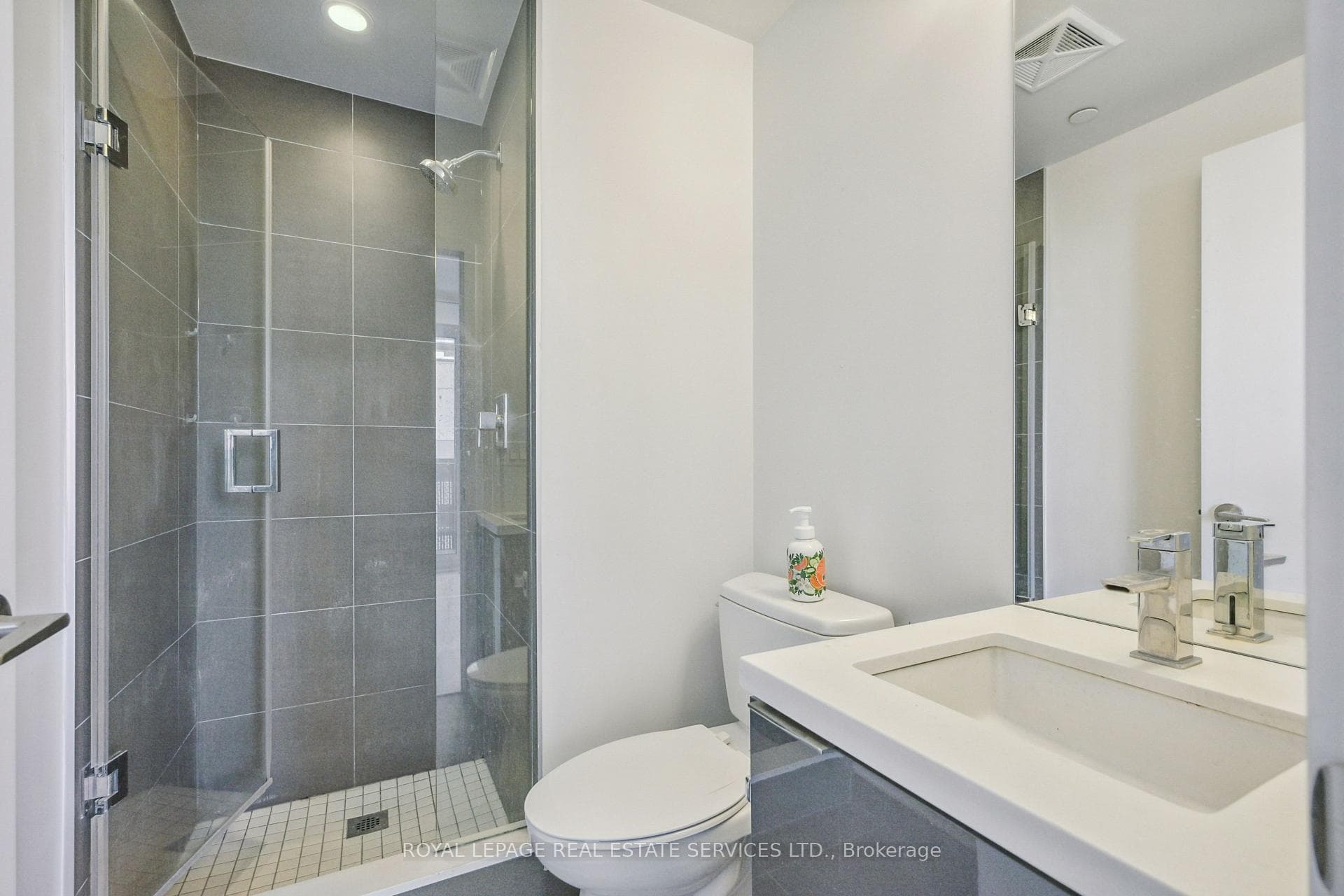 8 Eglinton Avenue Unit 511 photo 14