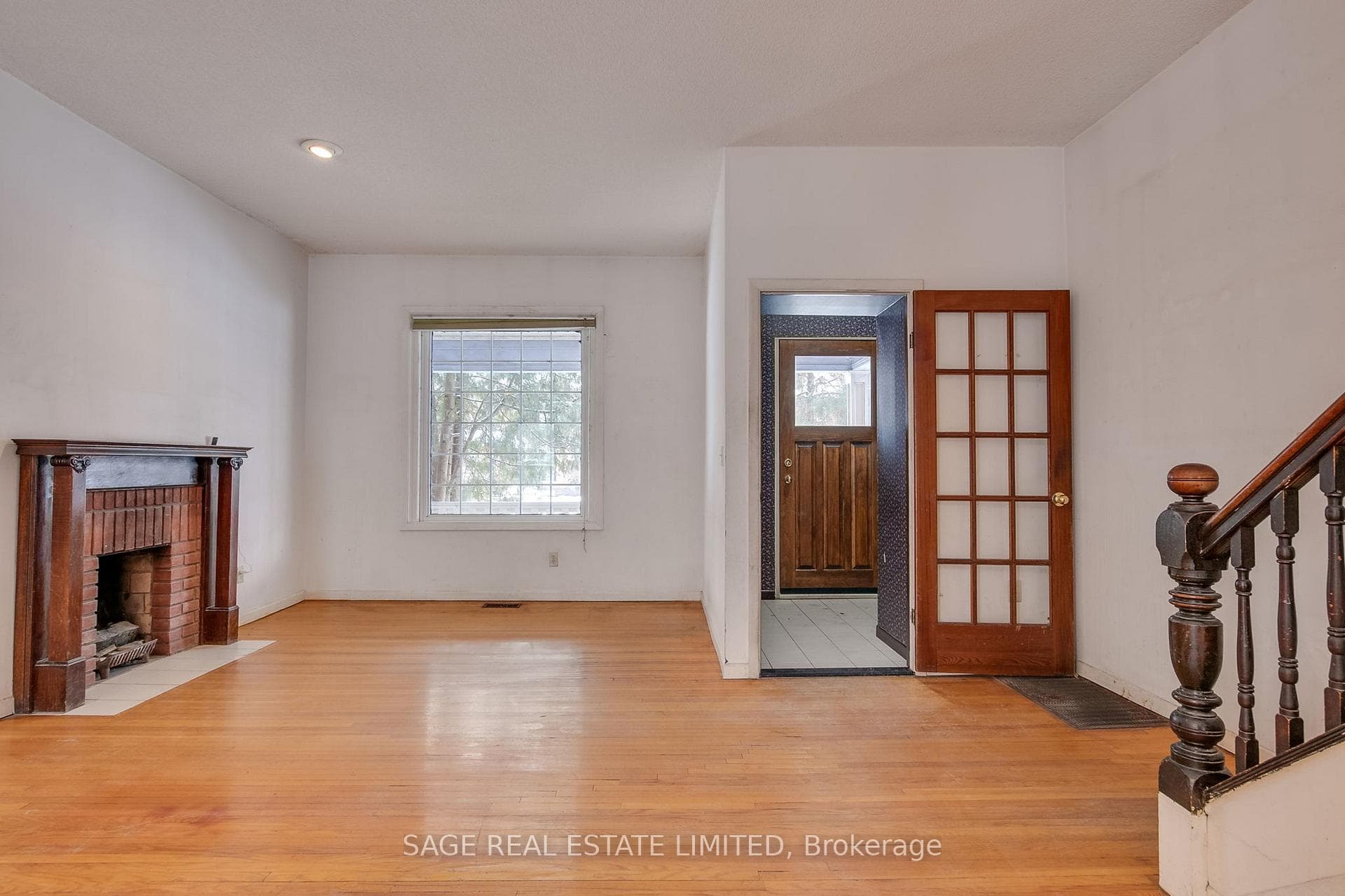 22 Simpson Avenue photo 8