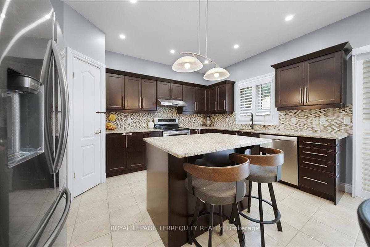 131 Maple Bush Drive photo 12