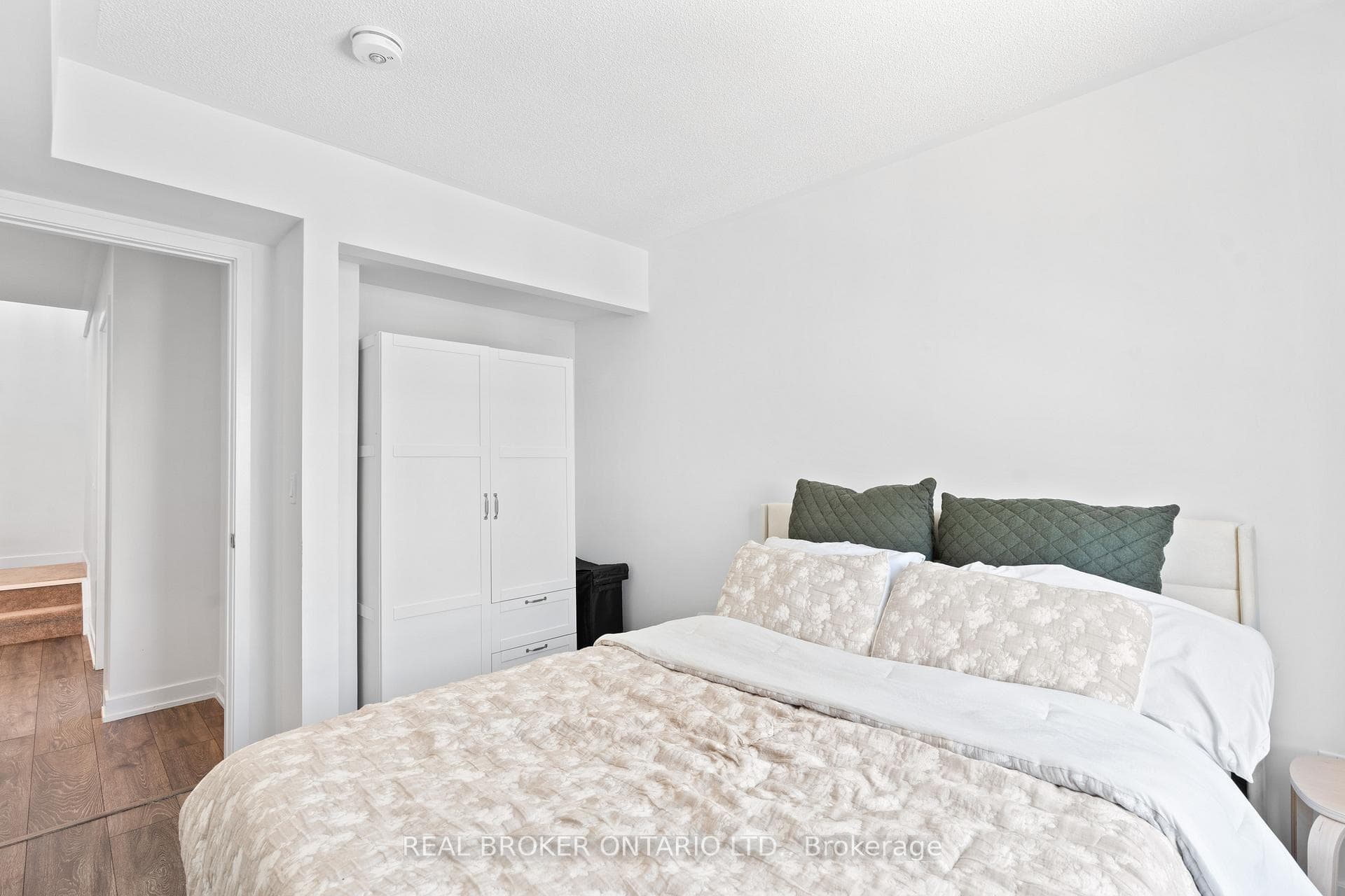1121 Cooke Boulevard Unit 1 photo 23
