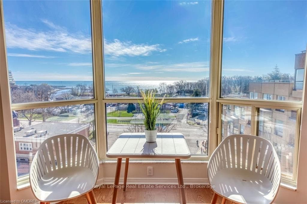 2511 LAKESHORE Road Unit 709 photo 13