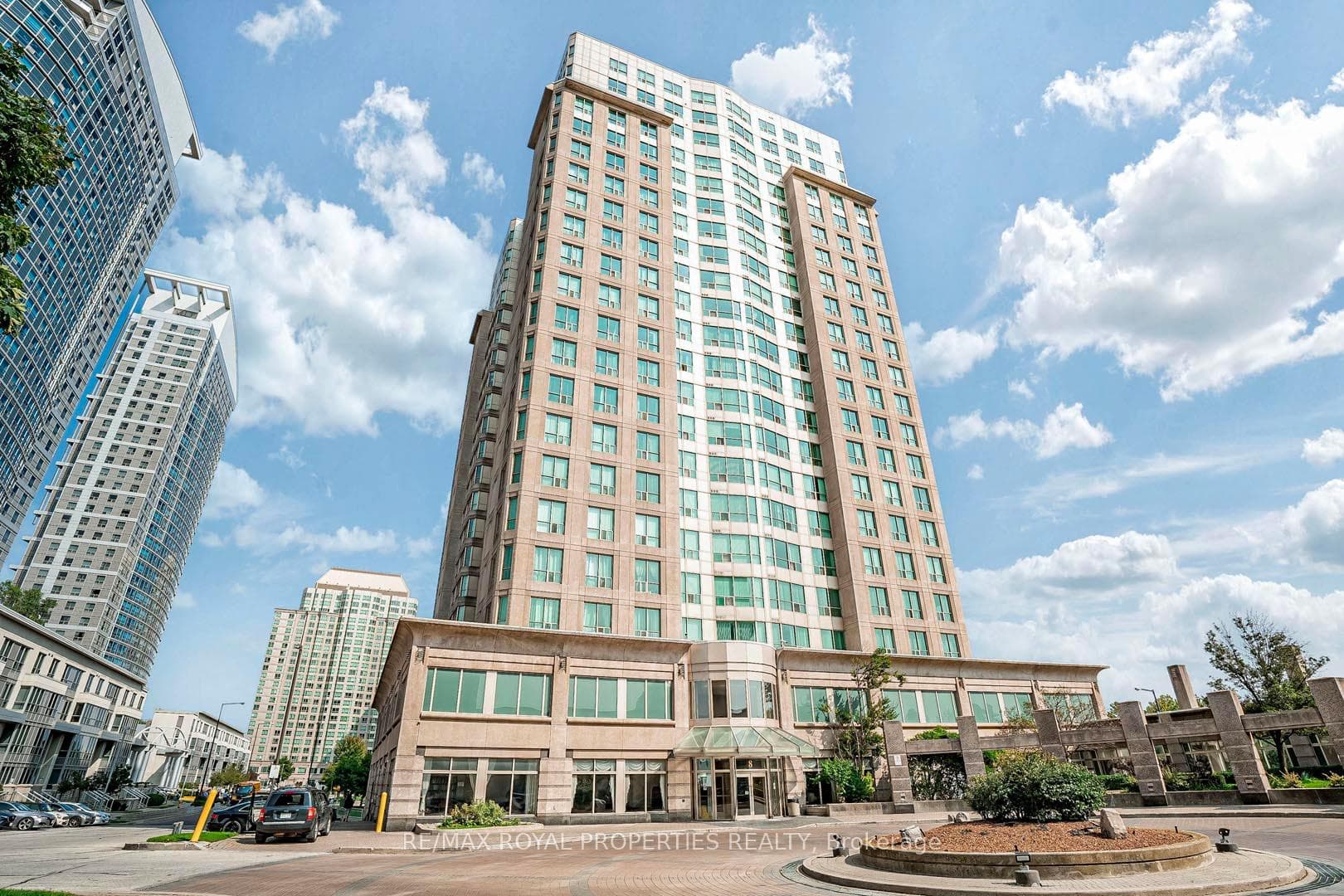 8 Lee Centre Drive Unit Ph208 photo 1
