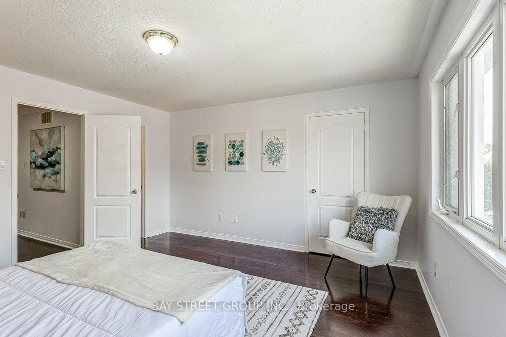 8 Edhouse Avenue photo 26