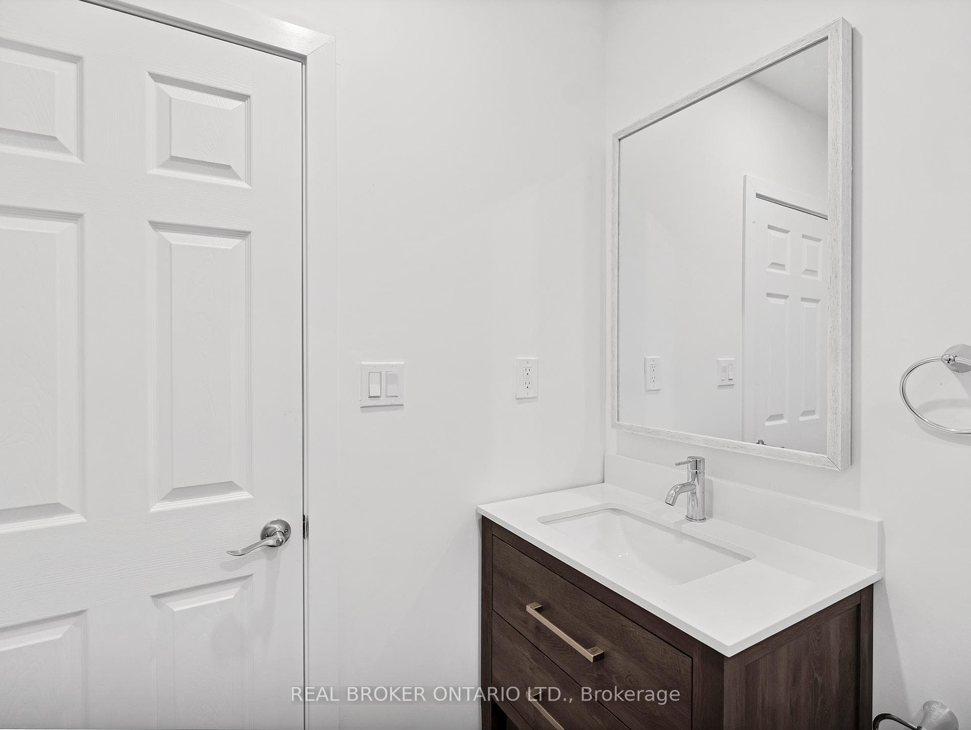 1928 Gerrard Street Unit Main Fl photo 10
