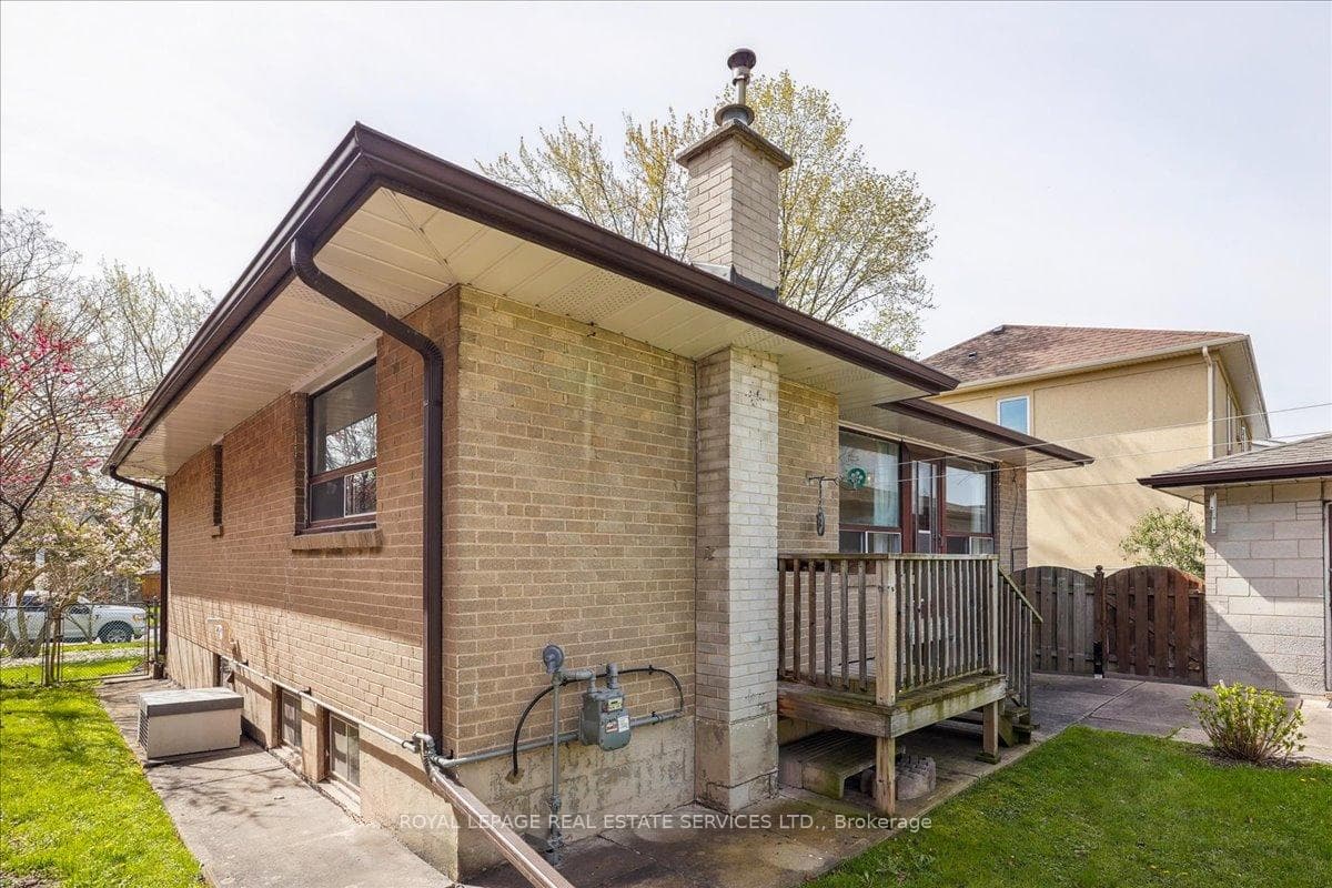 489 Trillium Drive photo 33